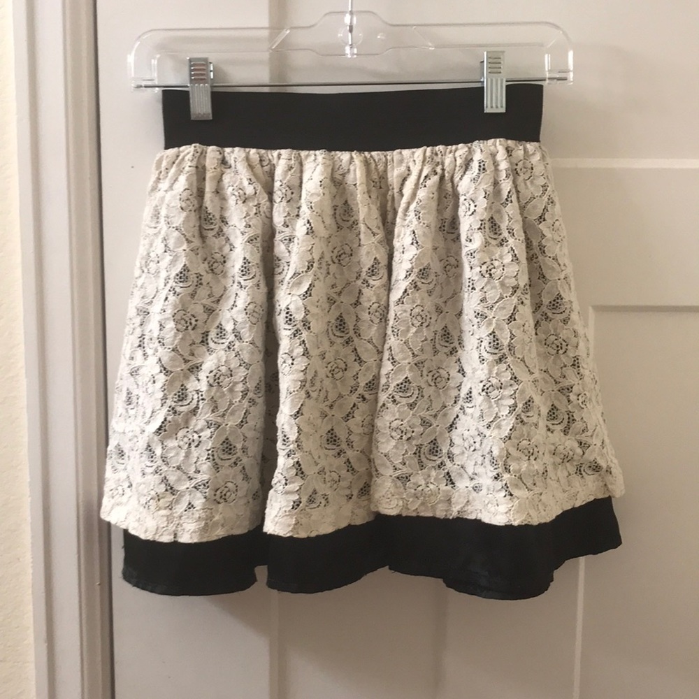 Lace skirt